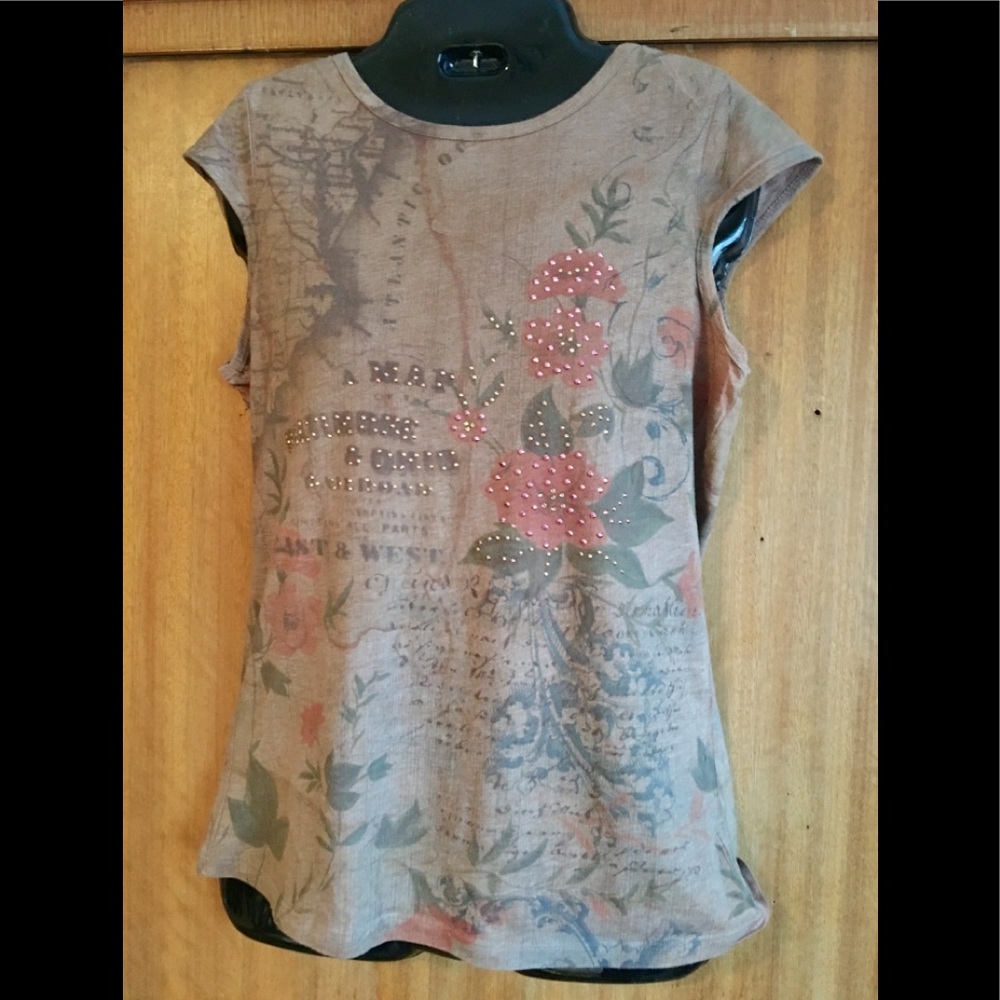 Soft brown pretty tee  with pink and a few sparkles